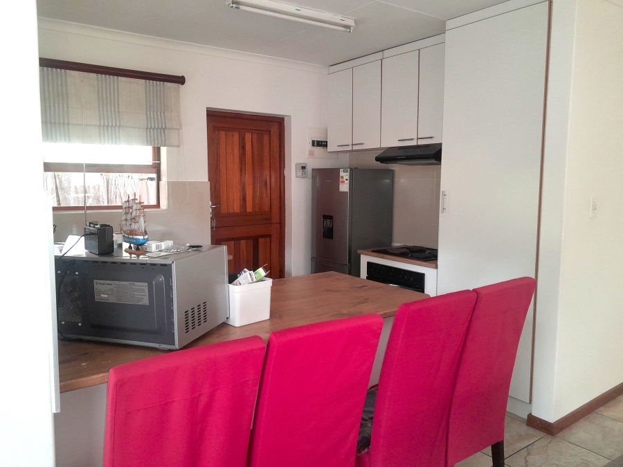 To Let 2 Bedroom Property for Rent in Strelitzia Park Eastern Cape